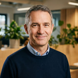 James Mitchell, identificado como Diretor Executivo da Provendeza, em imagem de perfil